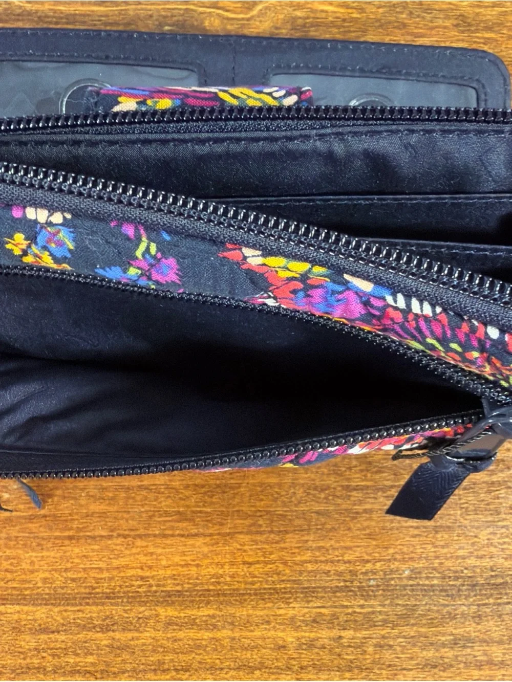Vera Bradley Black Quilted Floral Turn-Lock Wristlet Wallet New Without Tags - Picture 7 of 7